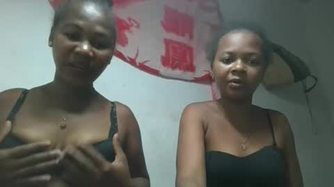 Snapshot of tibavy chatting on 11.08.25 tibavy online show from 11.08.25