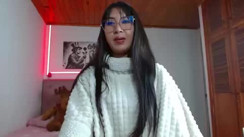 Snapshot of tifanny_squirt chatting on 11.22.25 Tifanny online show from 11.22.25