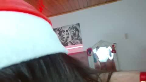 Snapshot of tifanny_squirt chatting on 12.23.25 Tifanny online show from 12.23.25