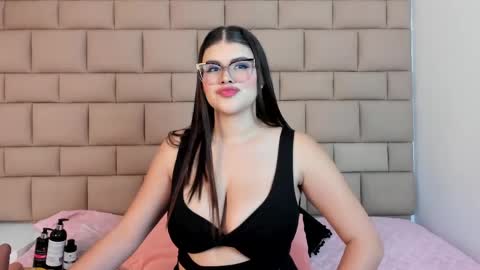 Snapshot of tifannyrosen chatting on 05.15.26 Tifanny online show from 05.15.26
