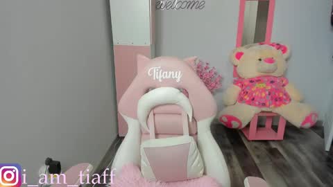 Snapshot of tifany_tay2 chatting on 02.13.25 hey am julietha online show from 02.13.25