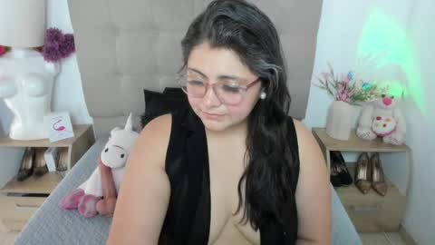 Tiff Luxx online show from 04.01.26