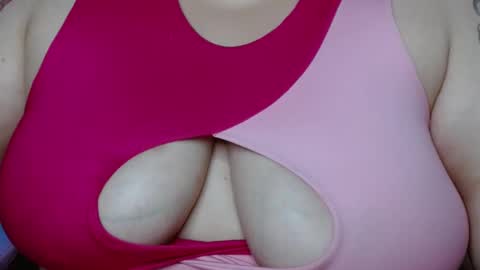 Snapshot of tiffany_laurens chatting on 12.10.24 dont forget ask for custom vids online show from 12.10.24