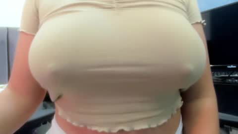 Snapshot of tiffany_teressa chatting on 01.04.25 tiffany theressa online show from 01.04.25