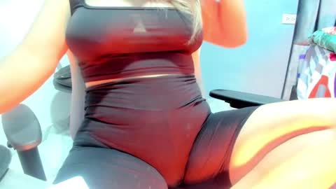 Snapshot of tiffany_teressa chatting on 01.12.25 tiffany theressa online show from 01.12.25