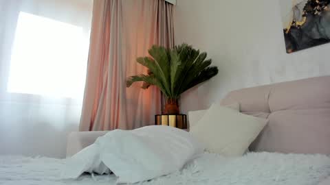 Tiffany Houston online show from 01.11.25