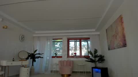 Tiffany Houston online show from 01.17.25