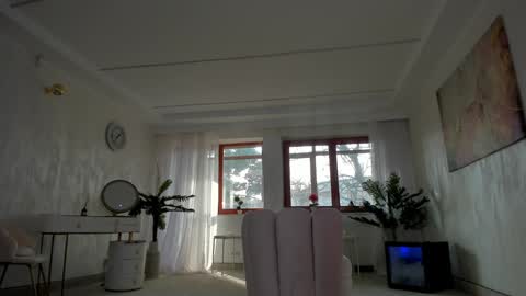 Tiffany Houston online show from 02.07.25