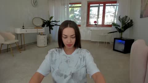 Tiffany Houston online show from 03.05.25