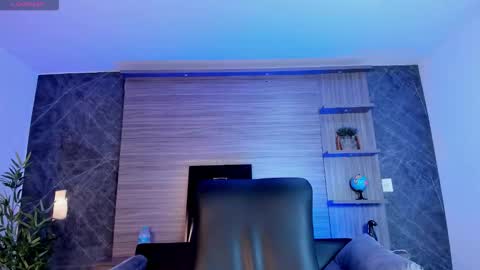 tiffanyhoustton online show from 02.19.26