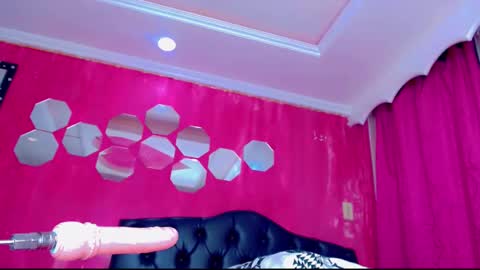 Snapshot of tiffanymackensyy69 chatting on 12.19.25 tiffanymackensyy69 online show from 12.19.25