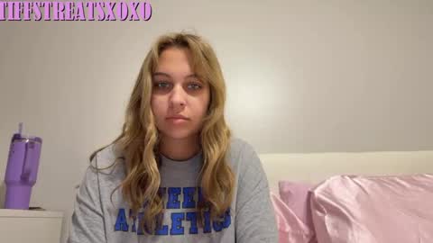 Tiffstreatsxoxo online show from 05.17.26