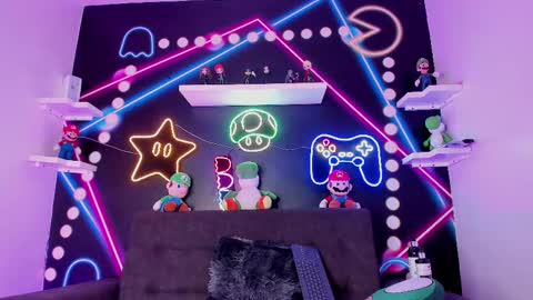 Snapshot of tiffvalentinee_ chatting on 02.04.25 Tiffany online show from 02.04.25