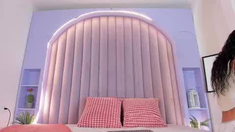 Snapshot of tiffvalentinee_ chatting on 10.18.25 Tiffany online show from 10.18.25