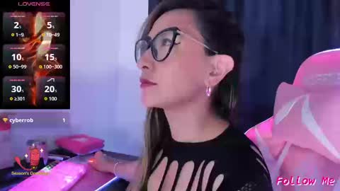 TILA TEQUILA online show from 09.22.25