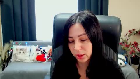 Snapshot of timeparadice chatting on 05.27.26 Luisa online show from 05.27.26