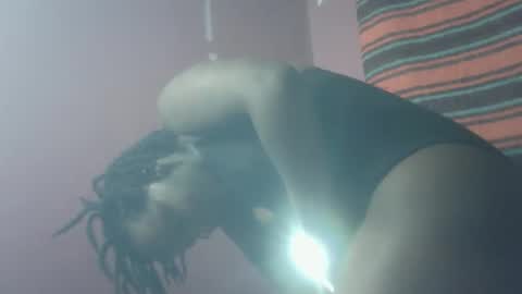 Snapshot of tin_love1 chatting on 02.17.26 tin_love1 online show from 02.17.26