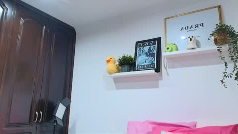 Snapshot of tina_wild_ chatting on 11.24.25 Tina Wild online show from 11.24.25