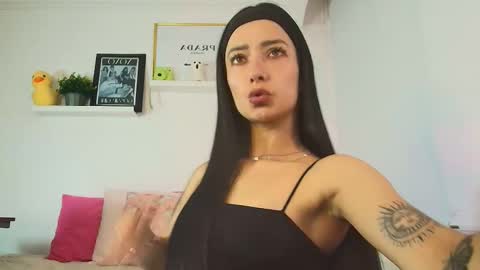 Snapshot of tina_wild_ chatting on 12.01.25 Tina Wild online show from 12.01.25