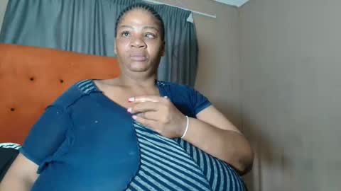 Snapshot of tinagiant chatting on 02.23.26 tinagiant online show from 02.23.26