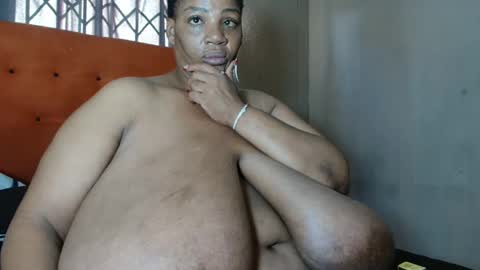 Snapshot of tinagiant chatting on 03.11.26 tinagiant online show from 03.11.26