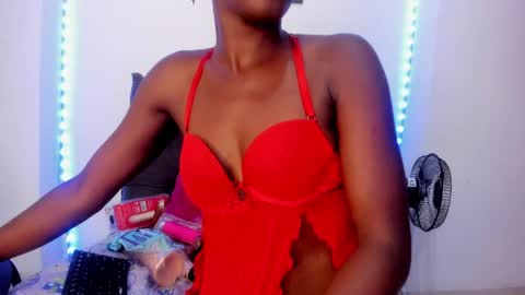 tinas_smith online show from 05.03.26