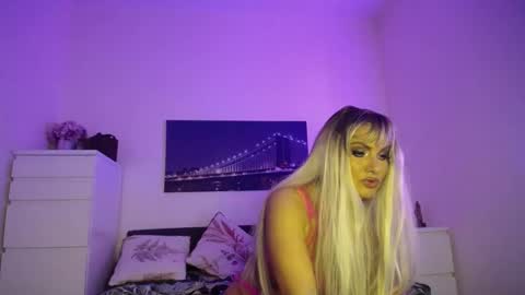 tinkerbell822 online show from 01.18.25