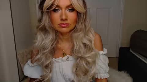 tinkerbell822 online show from 04.22.26