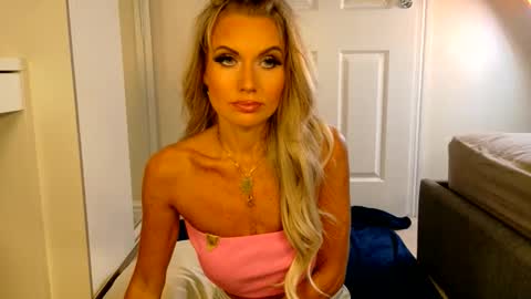 tinkerbell822 online show from 06.08.26