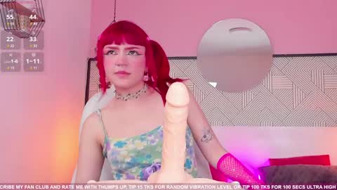 Snapshot of tiny__emmy chatting on 12.23.24 Emmy blue berry1 online show from 12.23.24