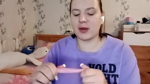 Snapshot of tiny_alkaid chatting on 04.05.26 tiny_alkaid online show from 04.05.26