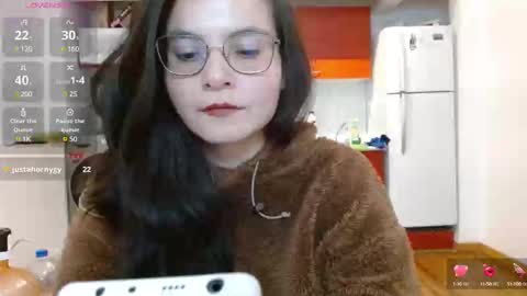 Snapshot of tiny_caroline chatting on 01.15.25 Tiny Caroline online show from 01.15.25