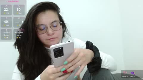 Snapshot of tiny_caroline chatting on 02.11.25 Tiny Caroline online show from 02.11.25