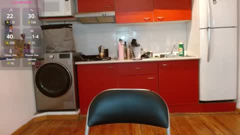 Snapshot of tiny_caroline chatting on 02.25.25 Tiny Caroline online show from 02.25.25