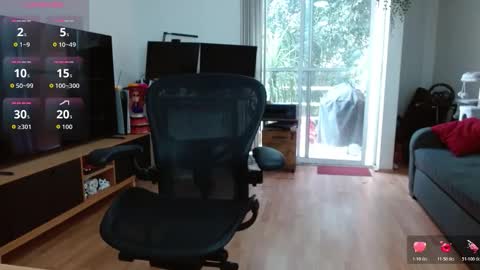 Snapshot of tiny_caroline chatting on 10.21.25 Tiny Caroline online show from 10.21.25