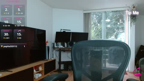 Snapshot of tiny_caroline chatting on 11.25.25 Tiny Caroline online show from 11.25.25