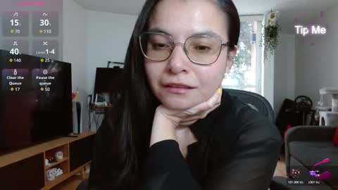 Snapshot of tiny_caroline chatting on 01.13.26 Tiny Caroline online show from 01.13.26