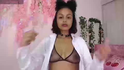 Snapshot of tiny_cherry chatting on 03.20.26 Tiny online show from 03.20.26