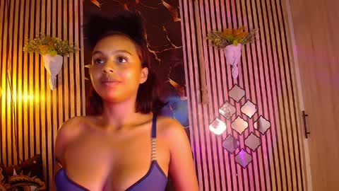 Snapshot of tiny_cherry chatting on 04.03.26 Tiny online show from 04.03.26