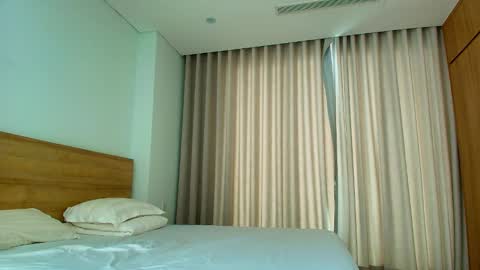 Snapshot of tiny_cute chatting on 12.10.24 Lia online show from 12.10.24