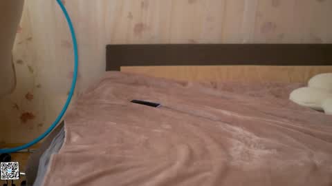 Snapshot of tiny_miracle chatting on 01.31.25 Lyssa online show from 01.31.25