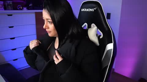 Snapshot of tiny_panther chatting on 01.11.25 Ana Molly online show from 01.11.25