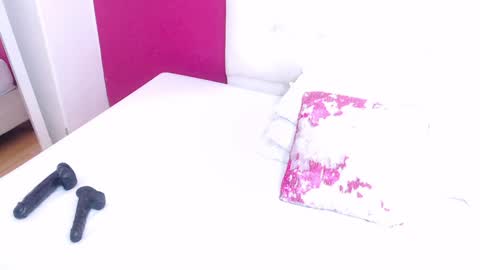 tiny_whore18 online show from 01.30.25