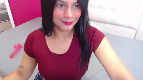 tiny_whore18 online show from 02.01.25