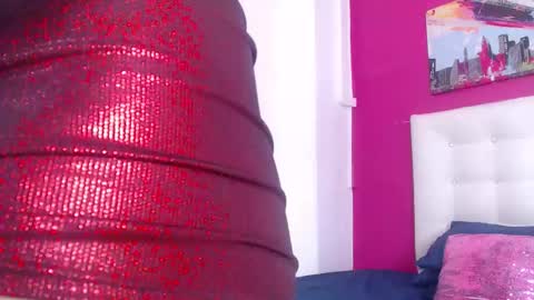 tiny_whore18 online show from 10.22.25