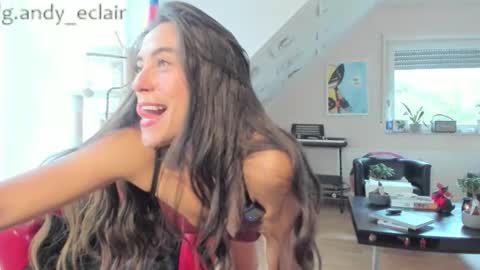 Snapshot of tiny_williams chatting on 09.18.25 Tiny online show from 09.18.25