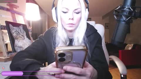 Snapshot of tinykylie chatting on 03.16.26 stage Kylie Sinner brand CLITBAIT online show from 03.16.26