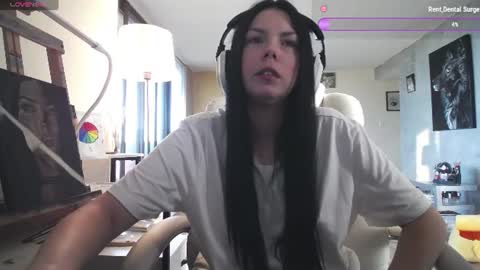 stage Kylie Sinner  brand CLITBAIT online show from 07.24.26