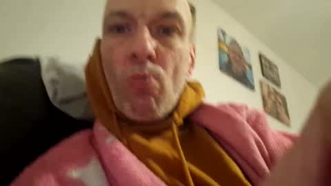 Snapshot of tinypenisjames chatting on 01.11.26 James online show from 01.11.26