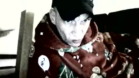 Snapshot of tinypenisjames chatting on 01.12.26 James online show from 01.12.26